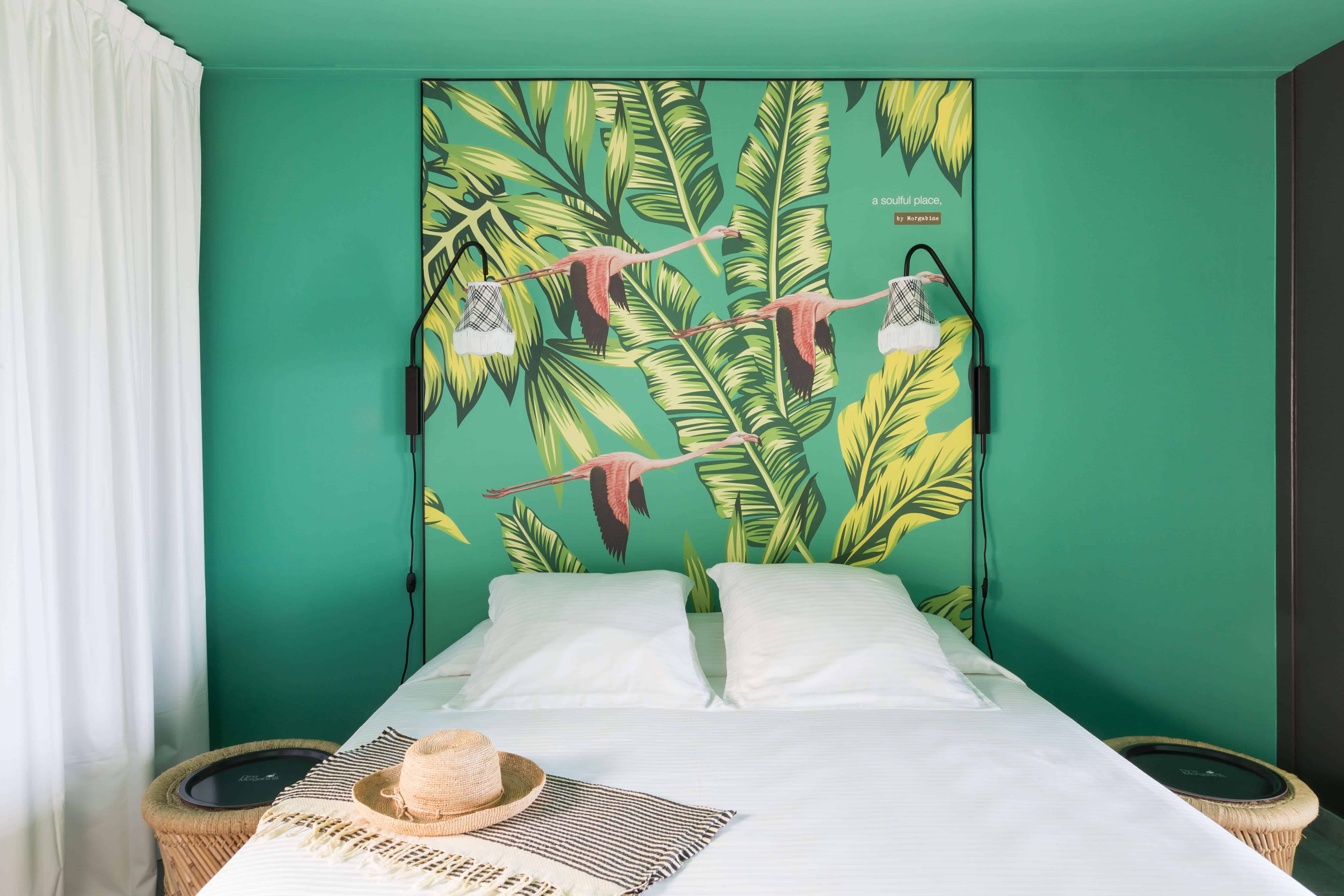 Chambre Kitchenette côté cour <br/> Vue piscine et horizon